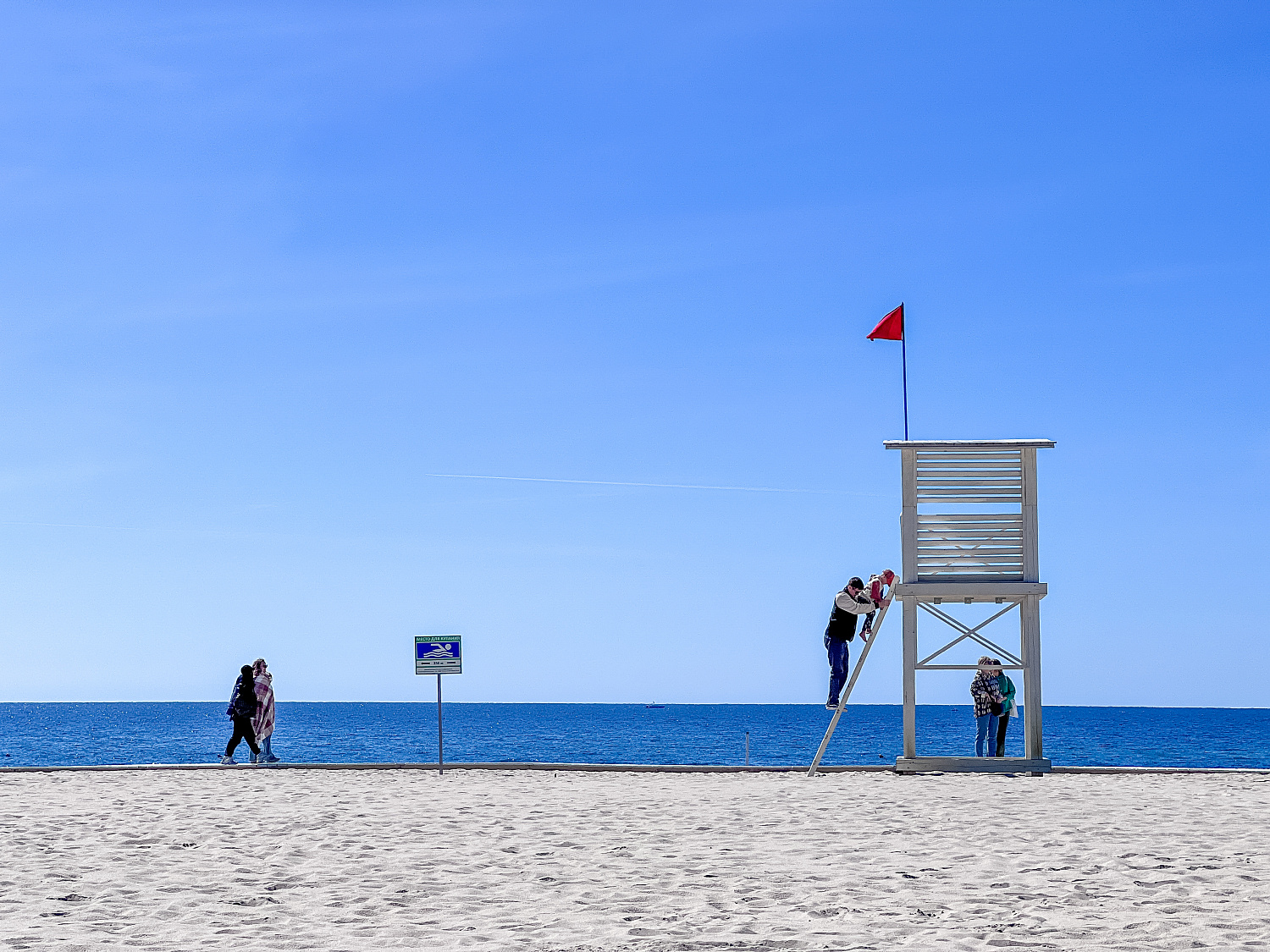 Безопасность на наших пляжах одна из самых важных задач. Что еще сделано в этом направлении сегодня? 